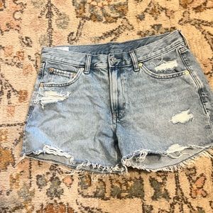 GAP 4” low rise stride denim shirts with washwell sz 29